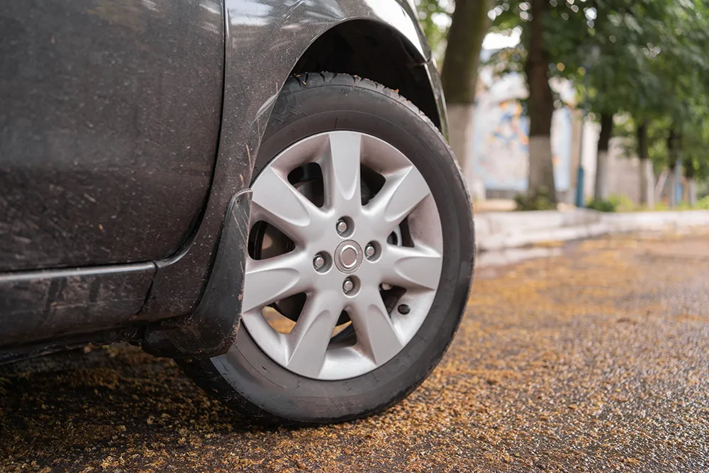 Five Signs That You Need New Tires